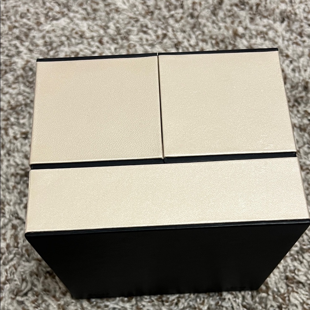 CHANEL case - Picture 8 of 8